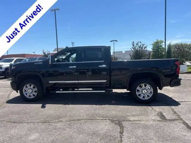 2026 Chevrolet Silverado 2500HD Crew Cab, Standard Bed, High Country, 4WD