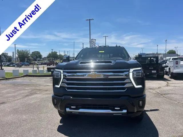 2026 Chevrolet Silverado 2500HD Crew Cab, Standard Bed, High Country, 4WD