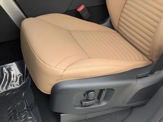 2026 Land Rover Discovery Gemini Edition