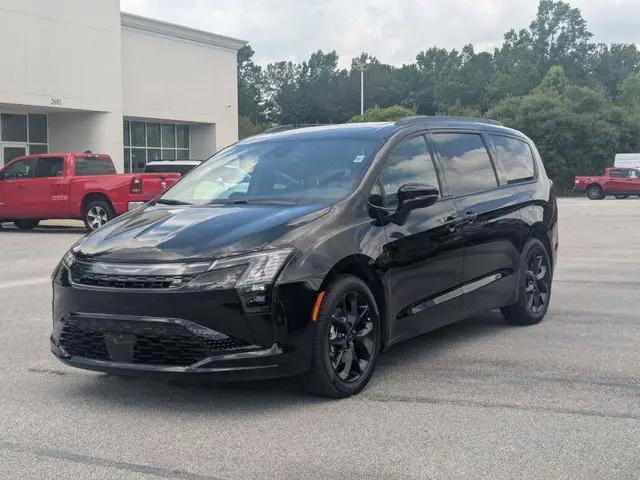 2027 Chrysler Pacifica Limited