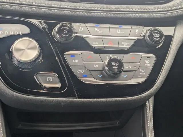 2027 Chrysler Pacifica Limited