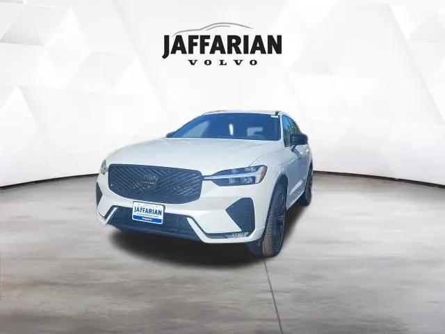 2026 Volvo XC60 B5 Ultra Black Edition