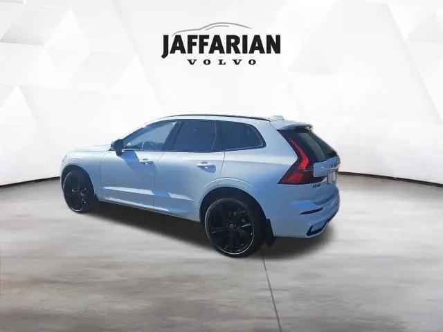 2026 Volvo XC60 B5 Ultra Black Edition