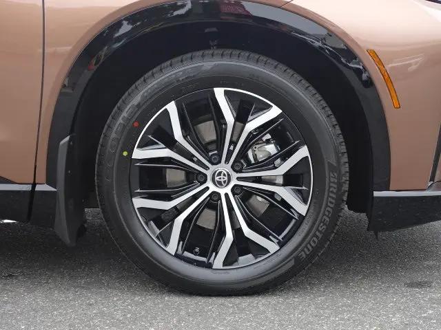 2026 Toyota Crown Signia XLE