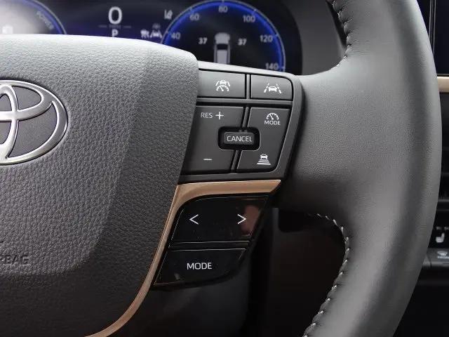 2026 Toyota Crown Signia XLE