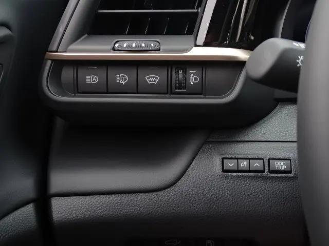 2026 Toyota Crown Signia XLE