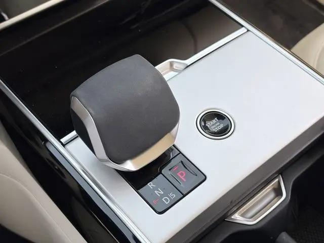 2025 Land Rover Range Rover P530 Autobiography
