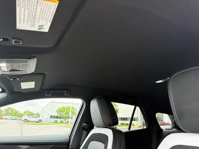 2024 Chevrolet V Blazer eAWD 2LT