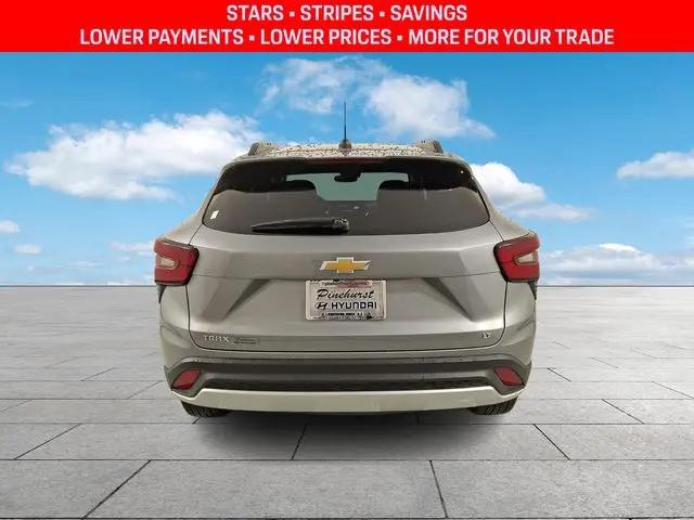 2025 Chevrolet Trax FWD LT