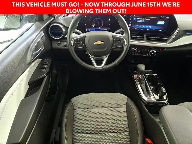 2025 Chevrolet Trax FWD LT