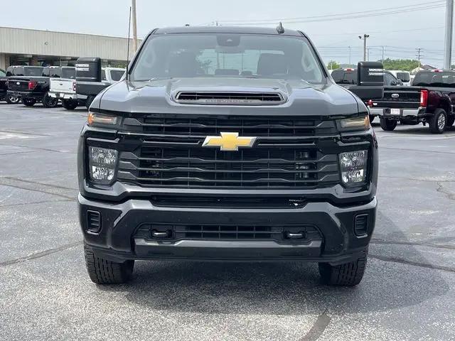 2024 Chevrolet Silverado 2500HD 4WD Crew Cab Standard Bed Custom