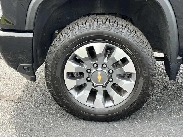 2024 Chevrolet Silverado 2500HD 4WD Crew Cab Standard Bed Custom