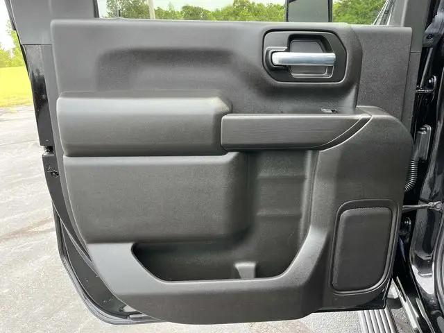 2024 Chevrolet Silverado 2500HD 4WD Crew Cab Standard Bed Custom
