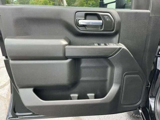 2024 Chevrolet Silverado 2500HD 4WD Crew Cab Standard Bed Custom