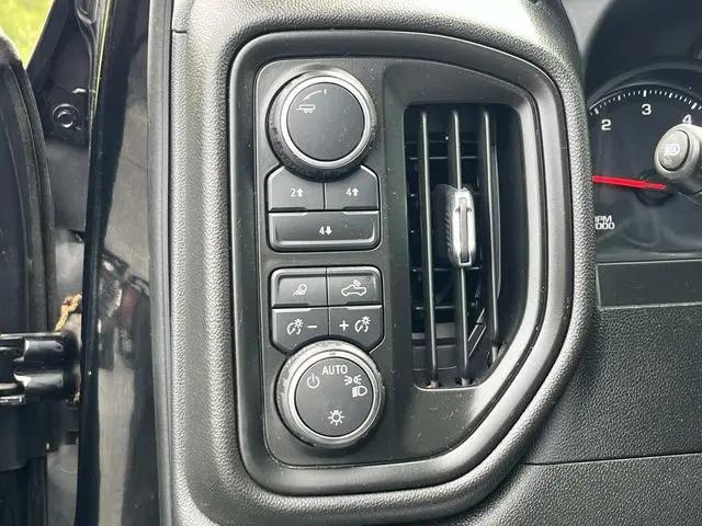 2024 Chevrolet Silverado 2500HD 4WD Crew Cab Standard Bed Custom