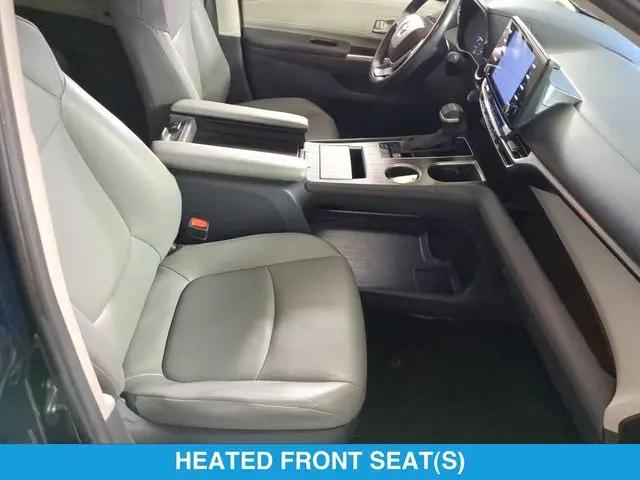 2023 Toyota Sienna XLE