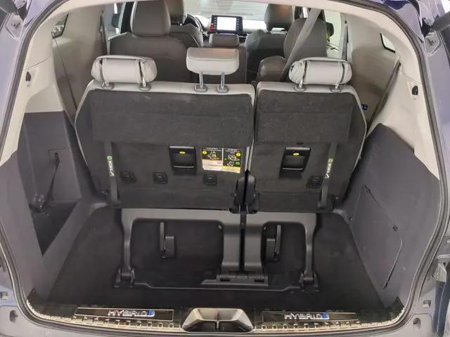 2023 Toyota Sienna XLE