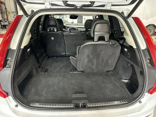 2022 Volvo XC90 T5 Momentum 7 Passenger