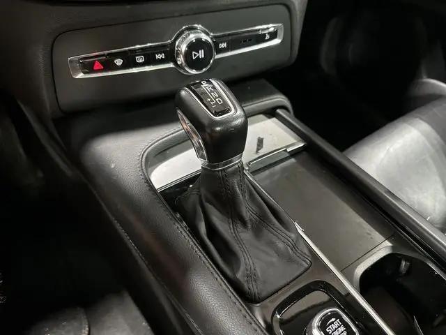 2022 Volvo XC90 T5 Momentum 7 Passenger