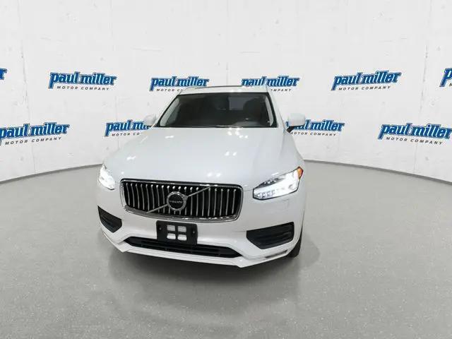 2022 Volvo XC90 T5 Momentum 7 Passenger