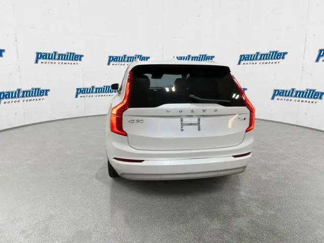 2022 Volvo XC90 T5 Momentum 7 Passenger
