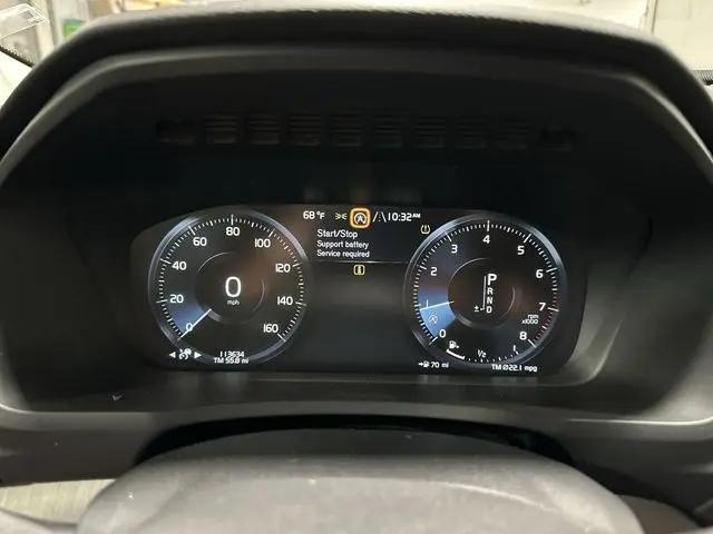 2022 Volvo XC90 T5 Momentum 7 Passenger