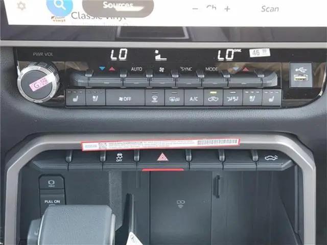 2026 Toyota Tundra Limited CrewMax 5.5' Bed