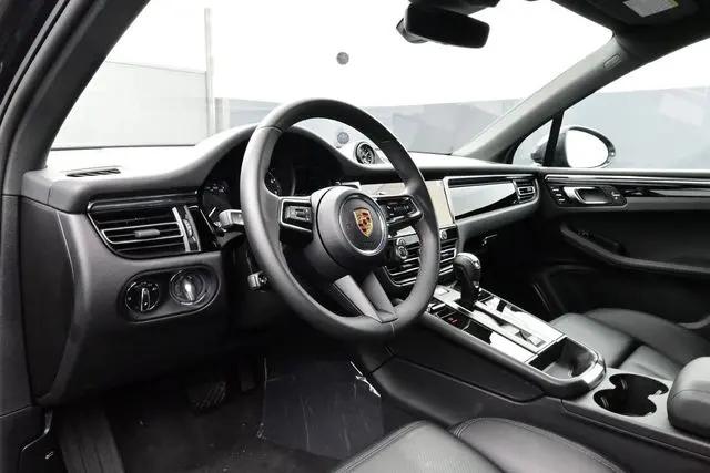 2025 Porsche Macan Macan