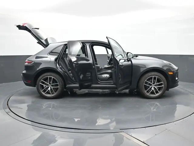 2025 Porsche Macan Macan