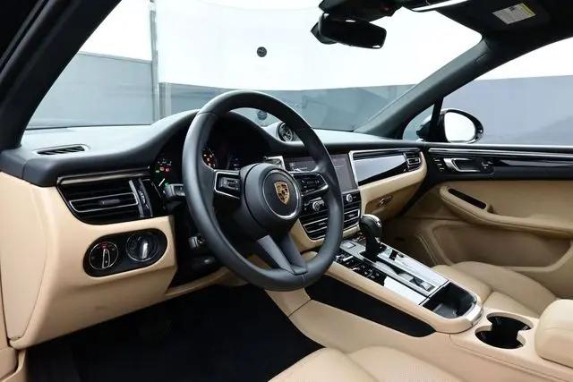 2025 Porsche Macan Macan