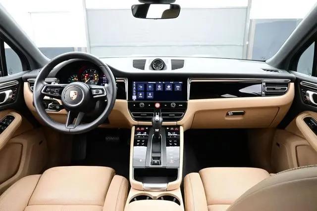 2025 Porsche Macan Macan