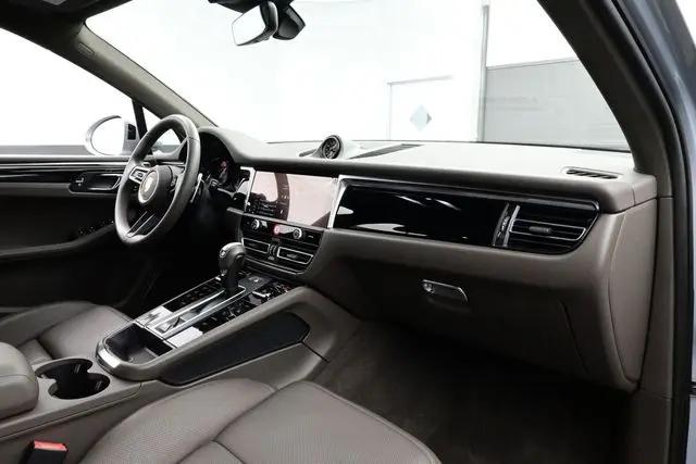2025 Porsche Macan Macan