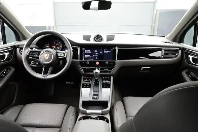 2025 Porsche Macan Macan