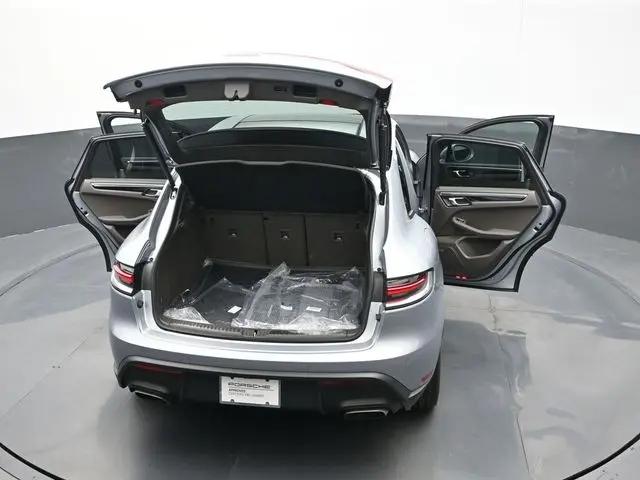 2025 Porsche Macan Macan