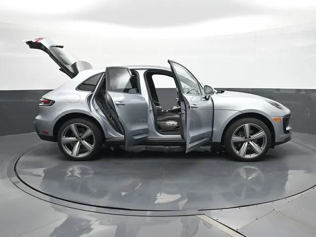 2025 Porsche Macan Macan
