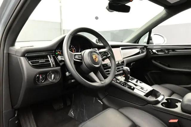2025 Porsche Macan Macan