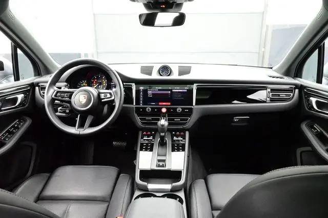 2025 Porsche Macan Macan