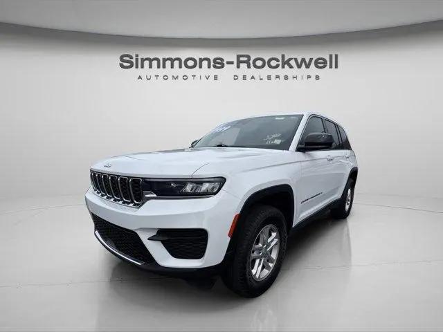 2023 Jeep Grand Cherokee Laredo 4x4 for sale in Elmira, NY