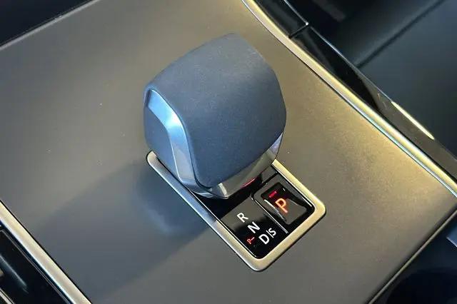 2024 Land Rover Range Rover Velar P250 Dynamic SE