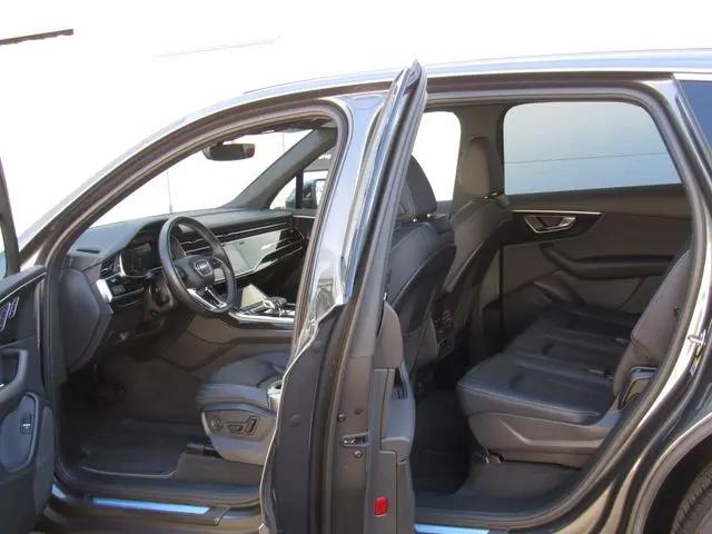 2025 Audi Q7 Premium 55 TFSI quattro Tiptronic
