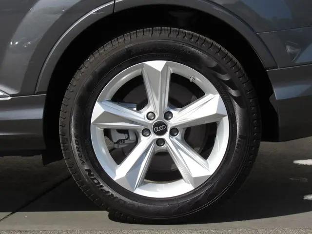2025 Audi Q7 Premium 55 TFSI quattro Tiptronic