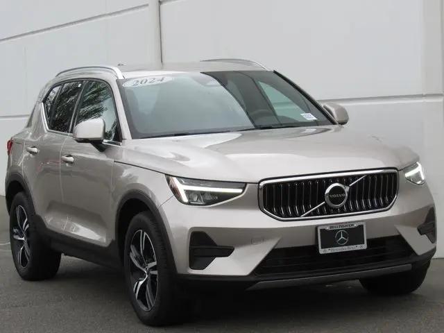 2024 Volvo XC40 B5 Core Bright Theme