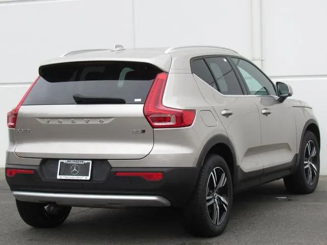2024 Volvo XC40 B5 Core Bright Theme