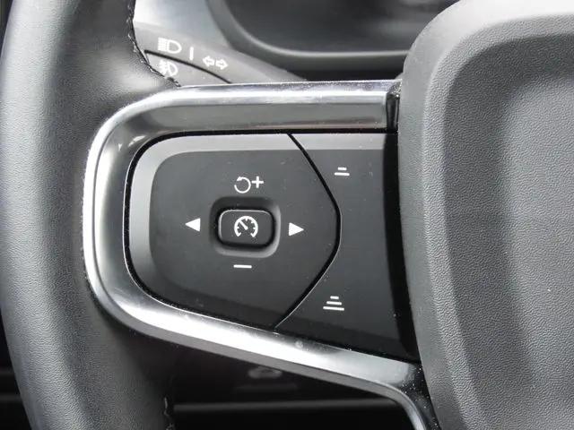 2024 Volvo XC40 B5 Core Bright Theme