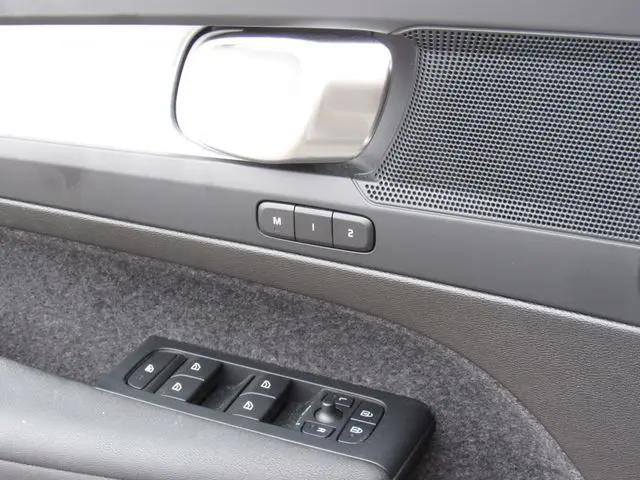 2024 Volvo XC40 B5 Core Bright Theme