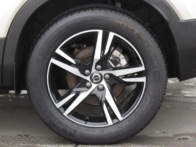 2024 Volvo XC40 B5 Core Bright Theme