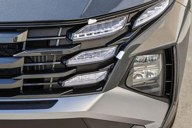 2026 Hyundai Tucson Hybrid Blue SE