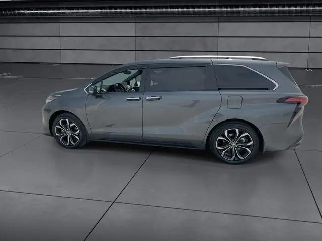 2025 Toyota Sienna Platinum