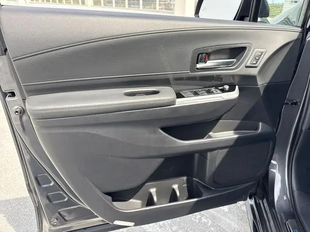 2025 Toyota Sienna Platinum