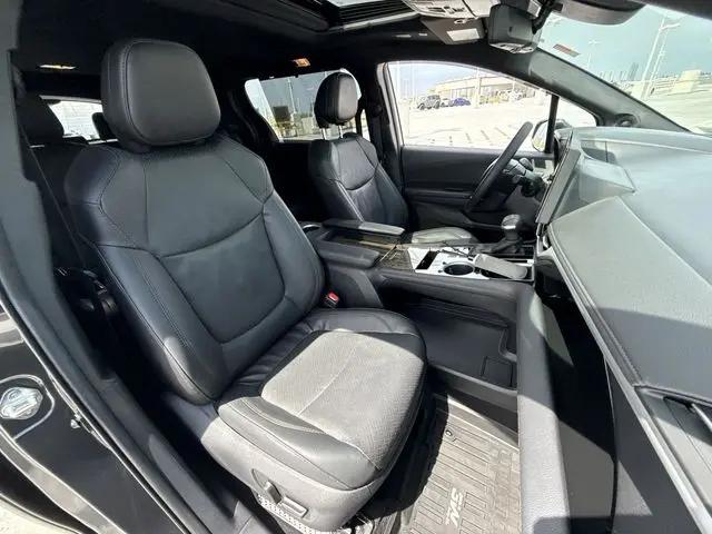 2025 Toyota Sienna Platinum